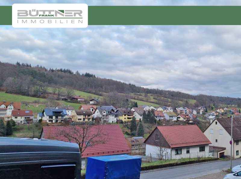 Hanggrundstück mit Wiese