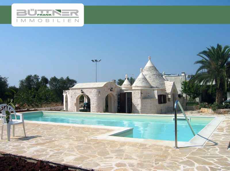 Villa mit Pool.