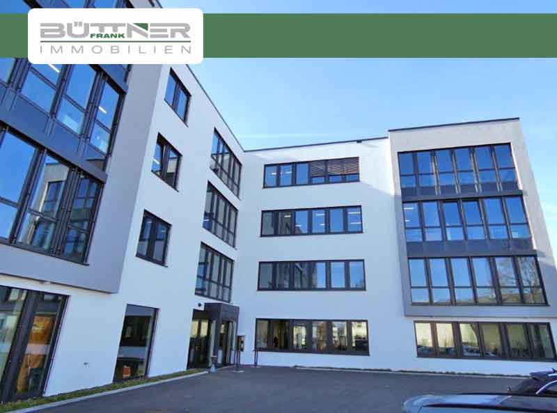 Außenansicht eines Bürokomplexes.